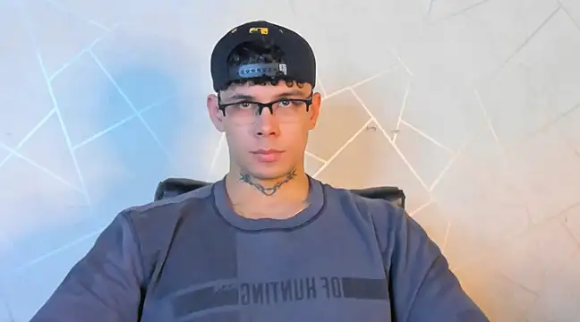 NoahhBrown online show from 12/04/24, 03:04