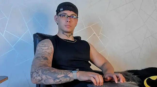 NoahhBrown online show from 12/05/24, 03:59