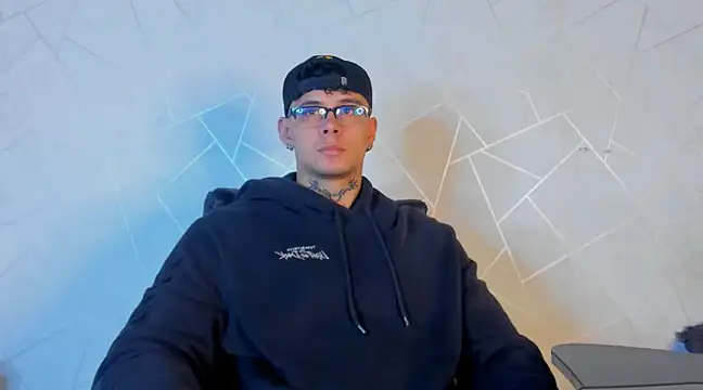 NoahhBrown online show from 12/09/24, 01:18
