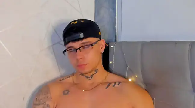 NoahhBrown online show from 12/09/24, 10:32