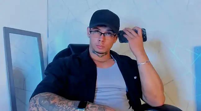 NoahhBrown online show from 02/09/25, 02:17