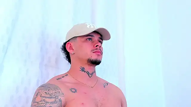 NoahhBrown online show from 10/01/25, 03:45