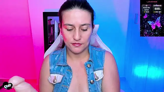 Saskyaa online show from 11/30/25, 02:43