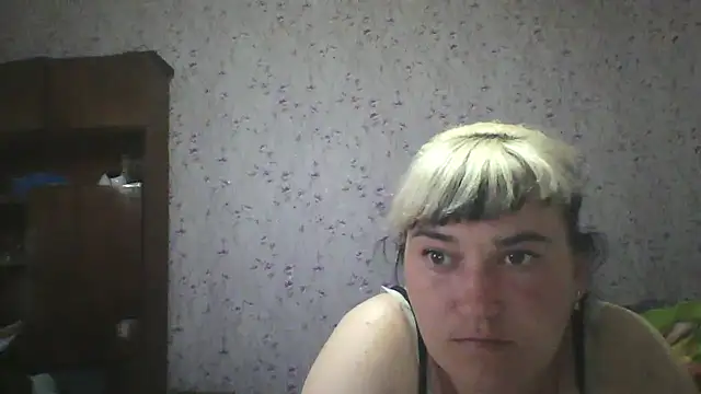 HollyLaBerry online show from 06/05/26, 01:06