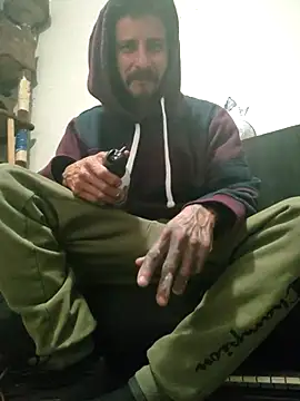 Snapshot of LongDickZee562 chatting on 12/17/24, 06:45 LongDickZee562 online show from 12/17/24, 06:45