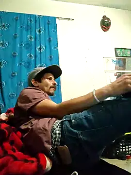 Snapshot of LongDickZee562 chatting on 12/19/24, 08:13 LongDickZee562 online show from 12/19/24, 08:13