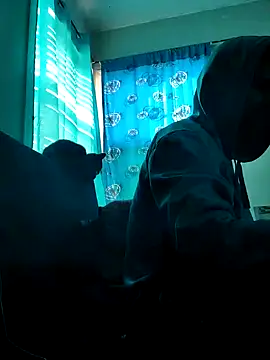 Snapshot of LongDickZee562 chatting on 12/19/24, 05:29 LongDickZee562 online show from 12/19/24, 05:29