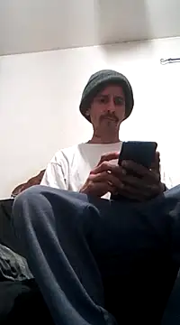 Snapshot of LongDickZee562 chatting on 03/07/25, 09:51 LongDickZee562 online show from 03/07/25, 09:51