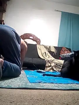 Snapshot of LongDickZee562 chatting on 03/10/25, 09:10 LongDickZee562 online show from 03/10/25, 09:10