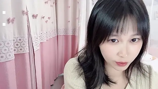 Snapshot of Shleybaby chatting on 10/15/25, 06:46 Shleybaby online show from 10/15/25, 06:46