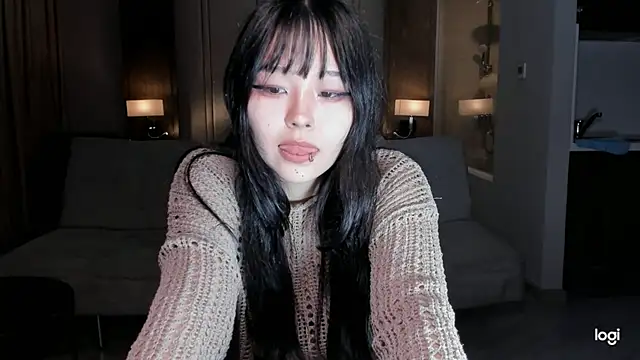 hee young11 online show from 03/17/25, 12:57