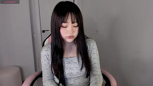 hee young11 online show from 09/18/25, 01:24