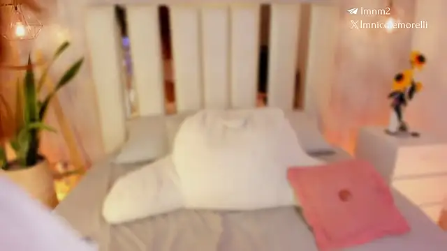 Nicolemorelli2 online show from 06/08/26, 04:29