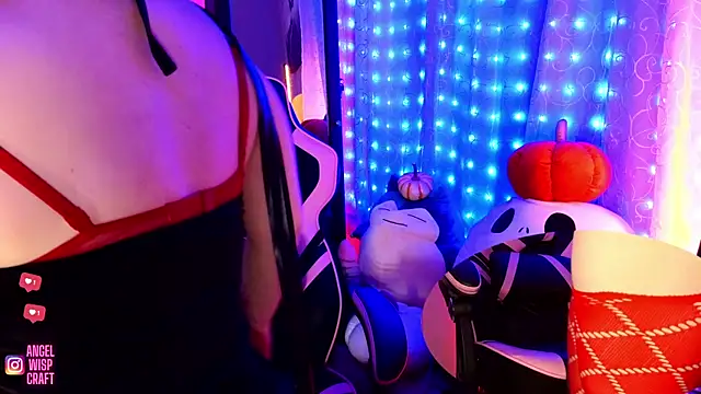 Snapshot of Angel-Lewd-Cake chatting on 01/14/25, 04:15 Angel-Lewd-Cake online show from 01/14/25, 04:15