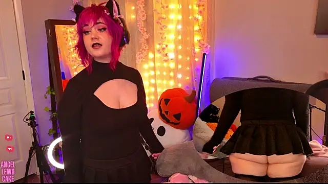 Snapshot of Angel-Lewd-Cake chatting on 09/11/25, 03:28 Angel-Lewd-Cake online show from 09/11/25, 03:28