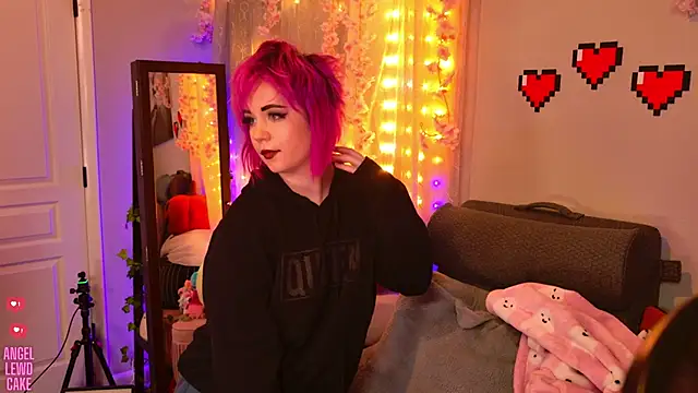 Snapshot of Angel-Lewd-Cake chatting on 11/01/25, 07:32 Angel-Lewd-Cake online show from 11/01/25, 07:32