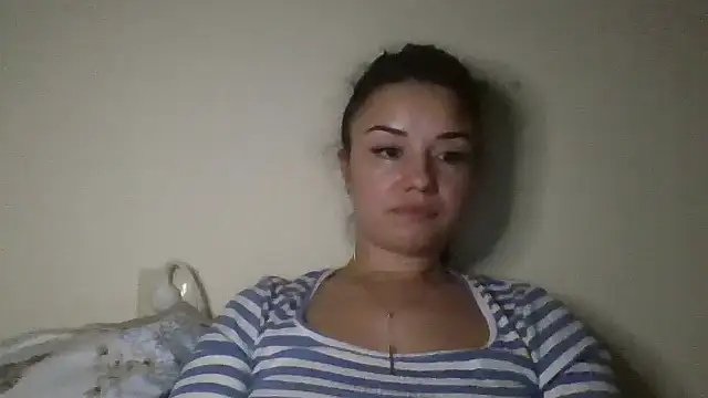 Snapshot of Linusya chatting on 11/02/25, 04:20 Linusya online show from 11/02/25, 04:20