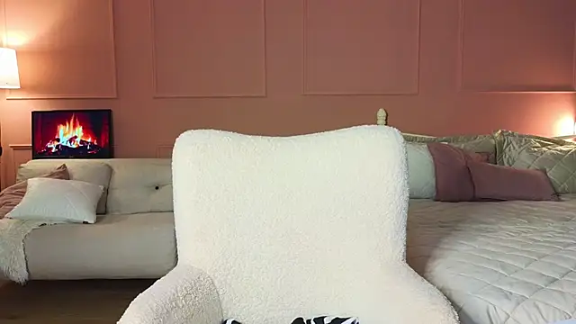 Lina-hill online show from 01/24/25, 03:45