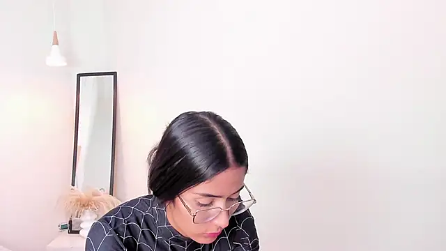 your khloe online show from 06/09/26, 01:45