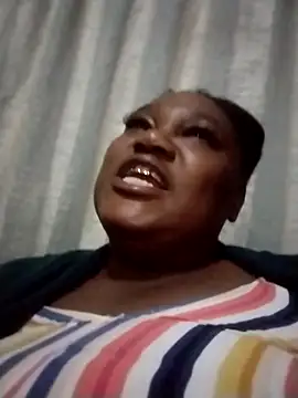 Snapshot of MATUREBUSSTY chatting on 09/17/25, 06:09 MATUREBUSSTY online show from 09/17/25, 06:09