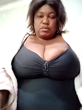 Snapshot of MATUREBUSSTY chatting on 09/27/25, 02:44 MATUREBUSSTY online show from 09/27/25, 02:44