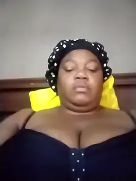 Snapshot of MATUREBUSSTY chatting on 10/17/25, 05:21 MATUREBUSSTY online show from 10/17/25, 05:21