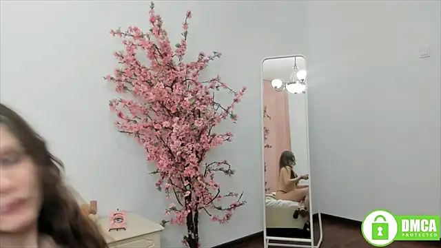 Charlotte wow online show from 12/25/24, 07:56