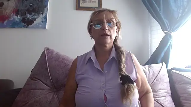 Lilly macflyy online show from 05/20/26, 07:42
