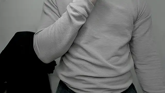 Snapshot of layneinchains chatting on 12/14/24, 04:12 layneinchains online show from 12/14/24, 04:12