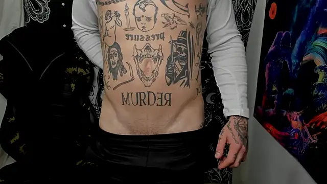 Snapshot of layneinchains chatting on 12/19/24, 07:07 layneinchains online show from 12/19/24, 07:07