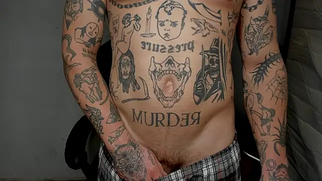 Snapshot of layneinchains chatting on 12/30/24, 11:17 layneinchains online show from 12/30/24, 11:17