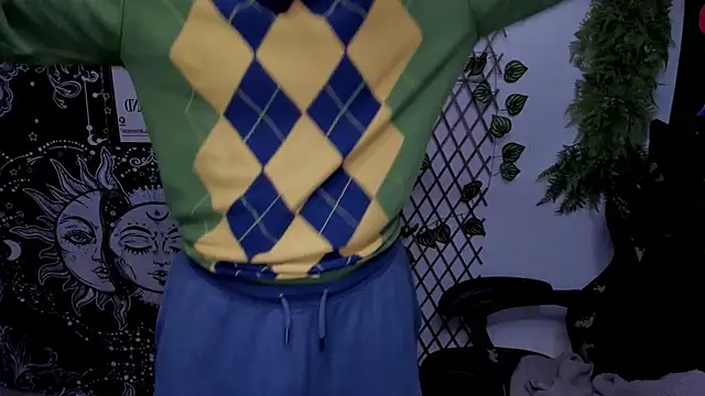 Snapshot of layneinchains chatting on 02/08/25, 02:49 layneinchains online show from 02/08/25, 02:49