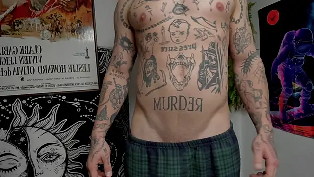 Snapshot of layneinchains chatting on 03/11/25, 06:52 layneinchains online show from 03/11/25, 06:52