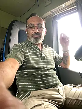 Snapshot of dzhakar chatting on 10/15/25, 11:54 dzhakar online show from 10/15/25, 11:54