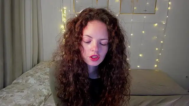 Snapshot of RubyAttwood chatting on 11/06/25, 09:48 RubyAttwood online show from 11/06/25, 09:48