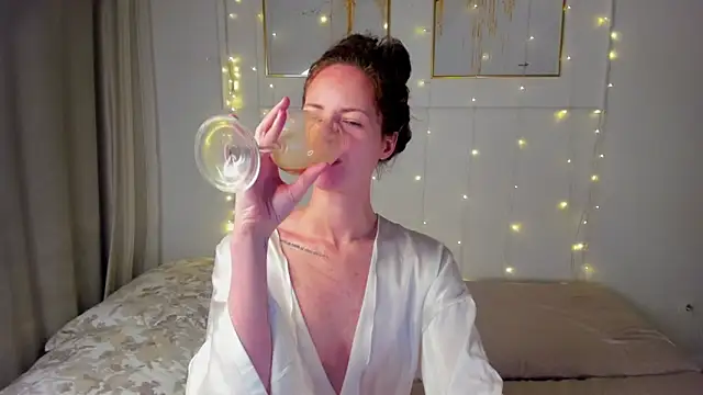 Snapshot of RubyAttwood chatting on 12/02/25, 10:49 RubyAttwood online show from 12/02/25, 10:49