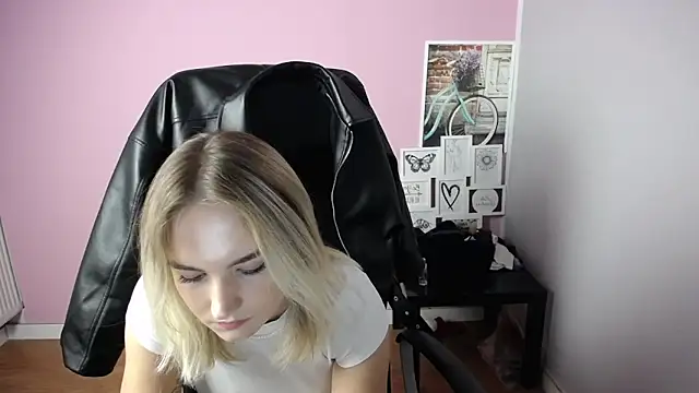 viktoria lovely online show from 10/10/25, 10:36