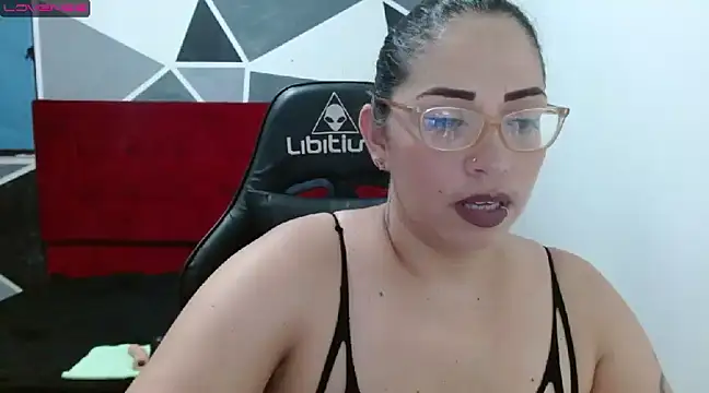 Snapshot of natashasmithe chatting on 12/03/24, 10:18 natashasmithe online show from 12/03/24, 10:18