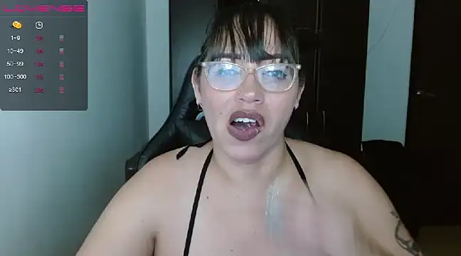 Snapshot of natashasmithe chatting on 01/07/25, 10:19 natashasmithe online show from 01/07/25, 10:19