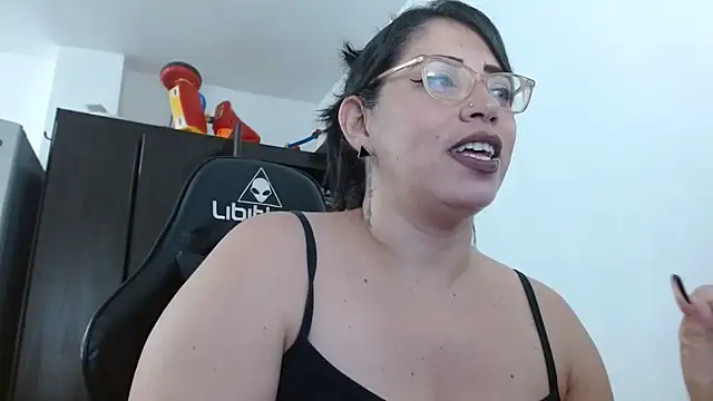 Snapshot of natashasmithe chatting on 02/22/25, 03:34 natashasmithe online show from 02/22/25, 03:34