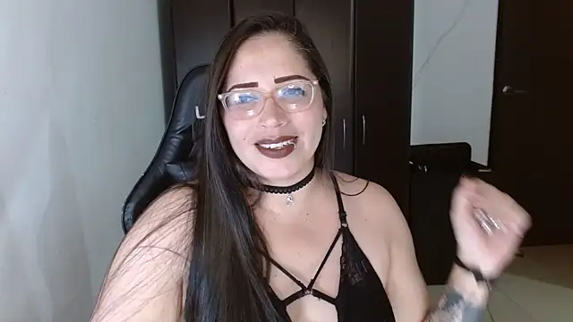 Snapshot of natashasmithe chatting on 10/17/25, 12:58 natashasmithe online show from 10/17/25, 12:58