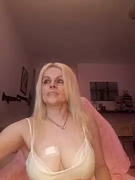 Snapshot of Angeldevilus chatting on 09/13/25, 12:54 Angeldevilus online show from 09/13/25, 12:54