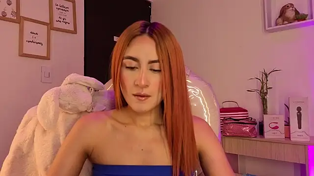 Snapshot of Tiarha chatting on 11/13/25, 05:06 Tiarha online show from 11/13/25, 05:06