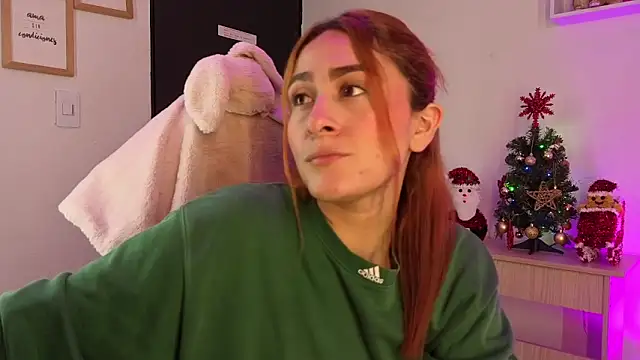 Snapshot of Tiarha chatting on 11/14/25, 04:11 Tiarha online show from 11/14/25, 04:11