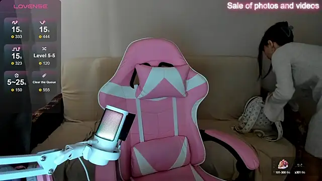 SaraXray online show from 09/22/25, 03:19