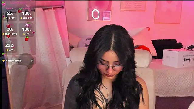 Snapshot of Hinataw33d01 chatting on 10/25/25, 02:19 Hinataw33d01 online show from 10/25/25, 02:19