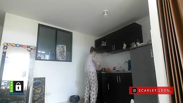 Scarletleon77 online show from 12/05/25, 02:14