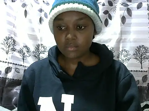 Snapshot of Sweet_kelsiey chatting on 02/07/25, 09:04 Sweet kelsiey online show from 02/07/25, 09:04