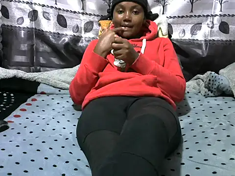 Snapshot of Sweet_kelsiey chatting on 03/13/25, 07:28 Sweet kelsiey online show from 03/13/25, 07:28
