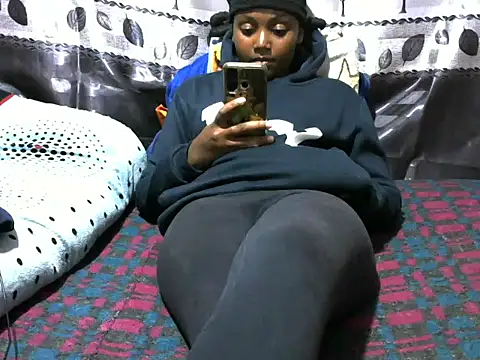 Snapshot of Sweet_kelsiey chatting on 03/14/25, 11:43 Sweet kelsiey online show from 03/14/25, 11:43